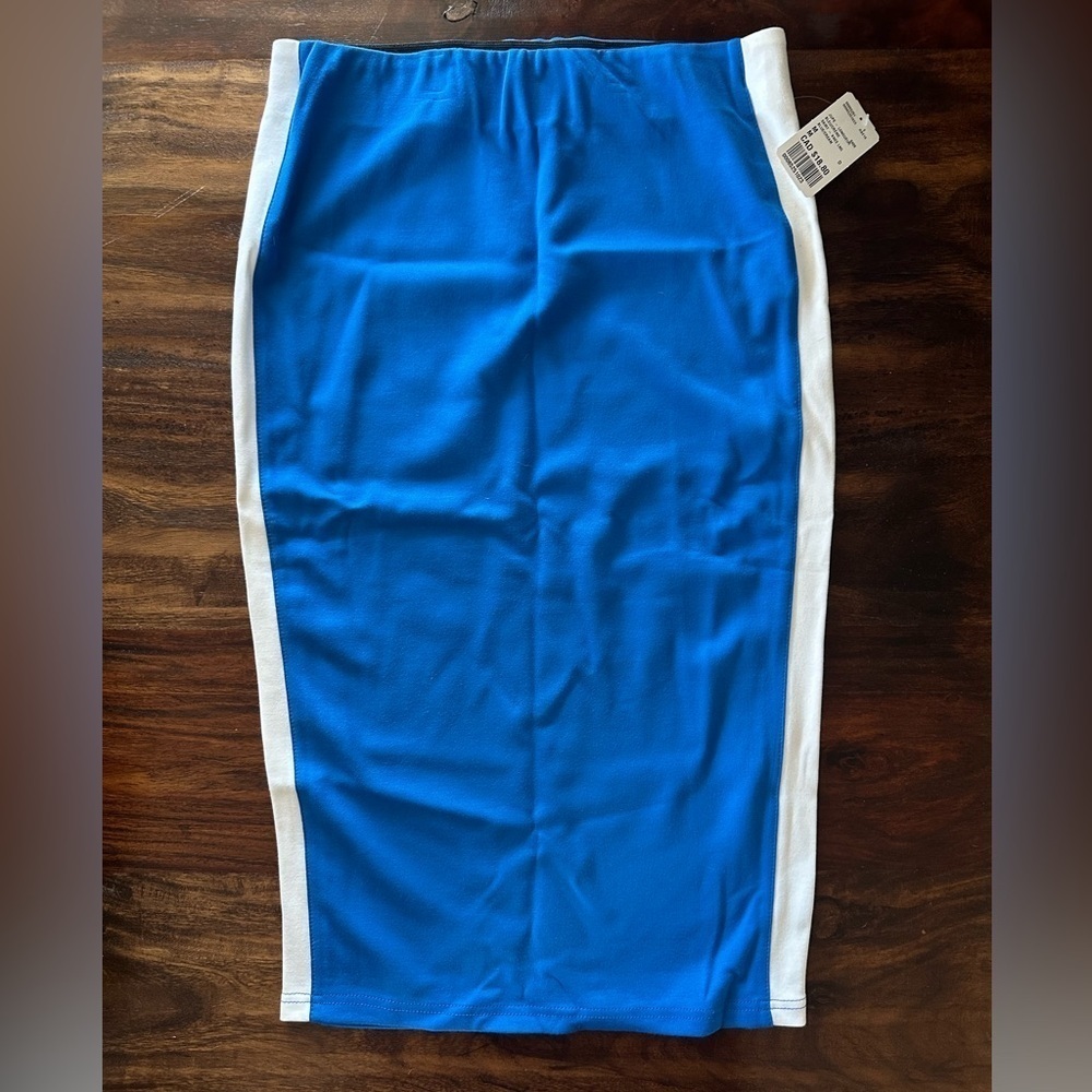 Forever21 blue/cream coloured knee length skirt medium